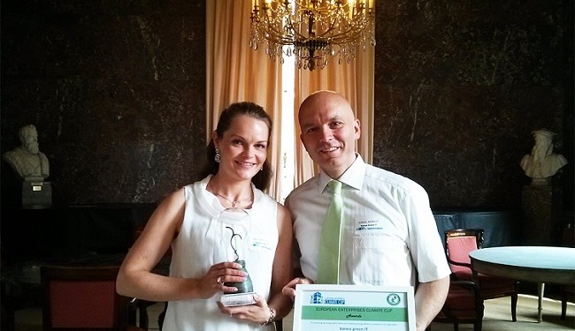 Glückliche Gewinner des europäischen Energiesparcup 2016, Nele Lübberstedt und Andreas Kamlott, CEO der kaneo GmbH green IT solutions