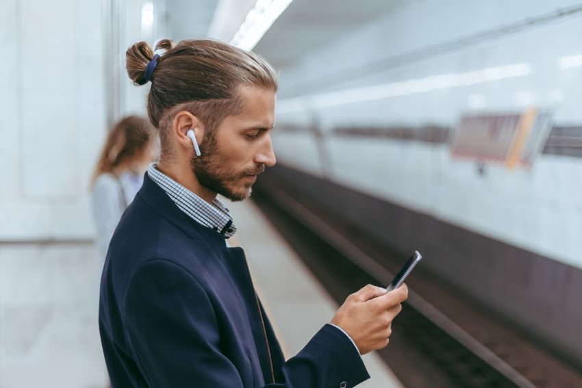 You are currently viewing Wie gesundheitsschädlich ist das Tragen von Bluetooth In-Ear Kopfhörer?